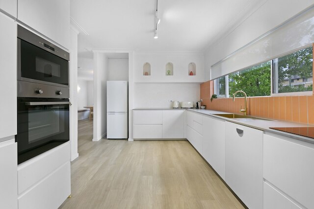 メディタレニアン サーファーズ パラダイス タウンハウス ウィズ BBQ