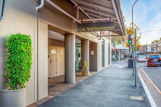 スタイリッシュ スタジオ イン ザ ハート オブ ニュータウン ウィズ プール