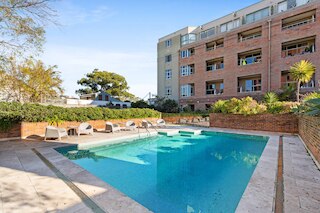 スタイリッシュ スタジオ イン ザ ハート オブ ニュータウン ウィズ プール