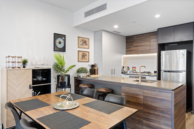 セントラル ブリスベン ステイ ウィズ バルコニー, プール & BBQ