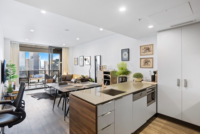 セントラル ブリスベン ステイ ウィズ バルコニー, プール & BBQ