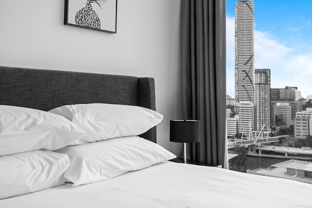 セントラル ブリスベン ステイ ウィズ バルコニー, プール & BBQ