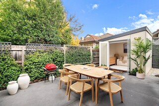 ウェルネス エスケープ: 1ベッド ホーム + スタジオ & サウナ