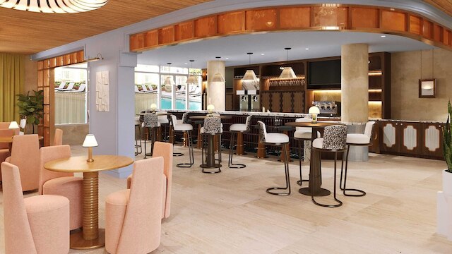 18 Guests Resort Pool + Bar, Dining, Terrace South Lamar, Steps to Zilker The Code, Avantstay