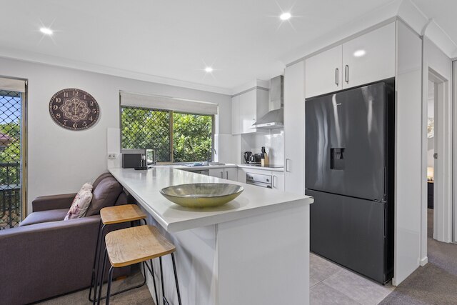 チャーミング 3ベッド アパートメント ニア ローカル ショップス