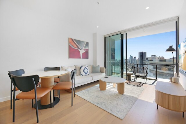 エレガント 2ベッド ブロードビーチ ホテル ウィズ オーシャン ビュー