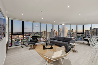 フォーティテュードバレー 3 ベッド, トップフロア + ブリッジビュー