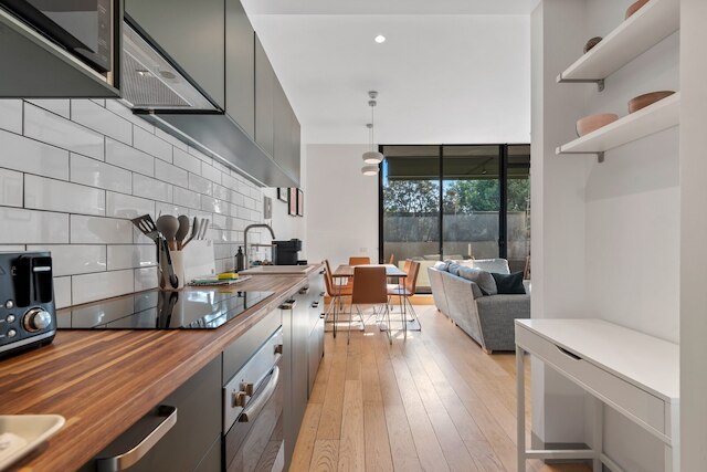 シック 2ベッド アパートメント イン バイブラント セントキルダ