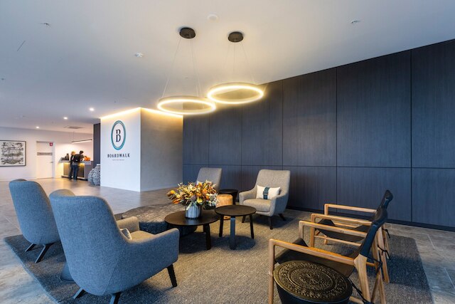 ラックス ビーチフロント 2ベッド ウィズ ジム、プール & ビューズ