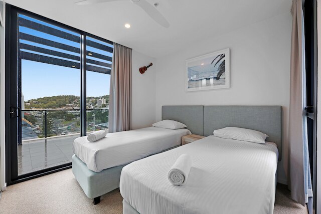 ラックス ビーチフロント 2ベッド ウィズ ジム、プール & ビューズ