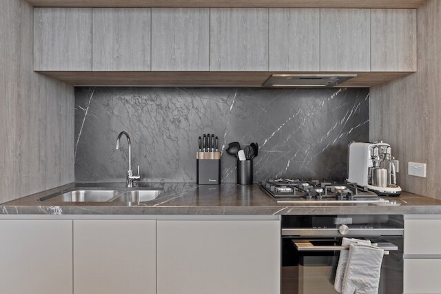 シック 2ベッド メルボルン CBD アパートメント ウィズ プール & サウナ