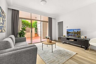 ブライト インナーウエスト ステイ ウィズ プールアクセス