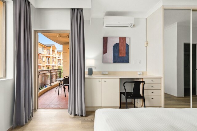 ブライト インナーウエスト ステイ ウィズ プールアクセス