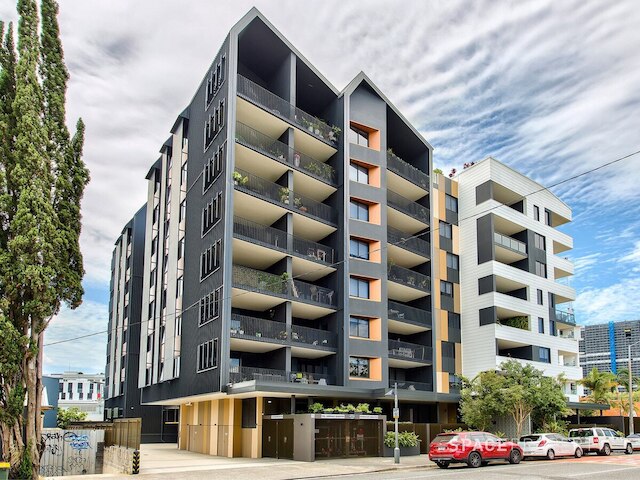 スペーシャス ウエストエンド アパートメント ウィズ プール & BBQ アクセス