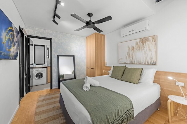 ニューファーム アパートメント ウィズ バルコニー & シティビューズ