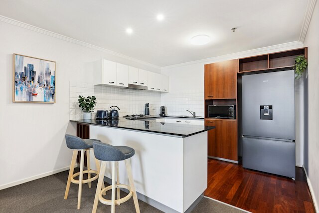 2 ベッド シティ アボード ウィズ スイミングプール, ジム & ビューズ