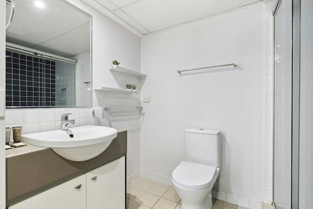 2 ベッド シティ アボード ウィズ スイミングプール, ジム & ビューズ