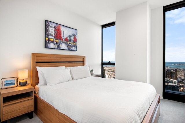 スタイリッシュ シティ アパートメント ウィズ エクスパンディング シティ ビューズ