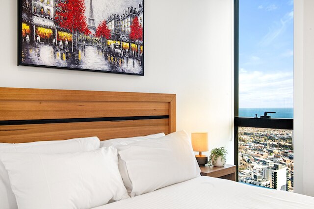 スタイリッシュ シティ アパートメント ウィズ エクスパンディング シティ ビューズ