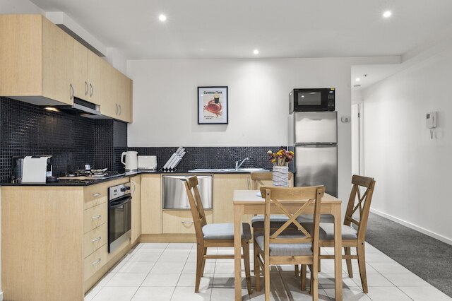 バスリング フィッツロイ イータリーズ アンド バーズ ニアバイ