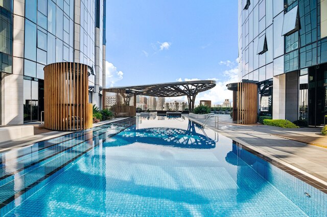 スペーシャス モダン アパートメント ウィズ プール & ジム アクセス