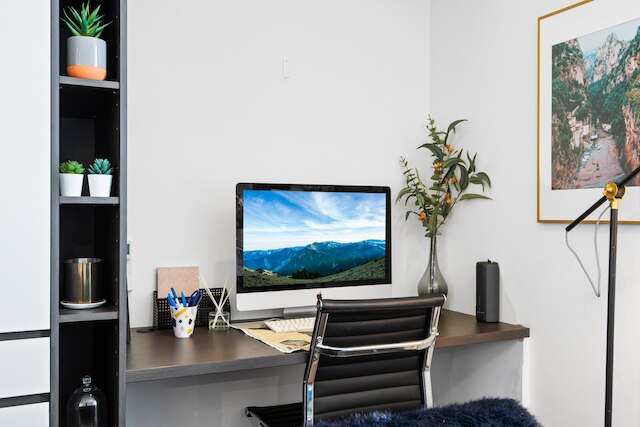 シック 1ベッド ウィズ バルコニービューズ アンド アメニティーズ