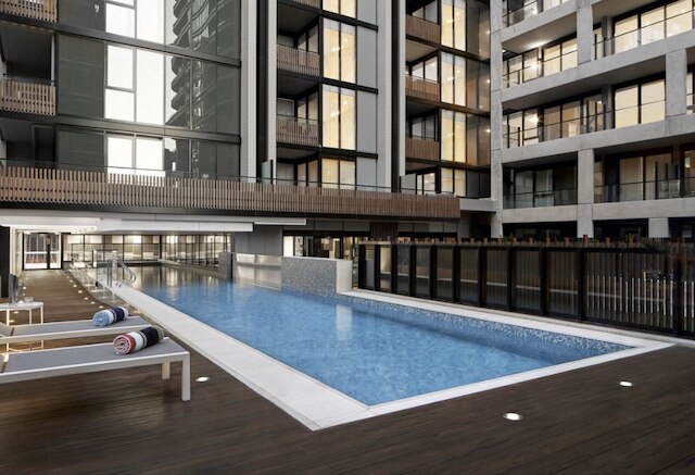 シック 1ベッド ウィズ シティビューズ パーキング ジム & プール