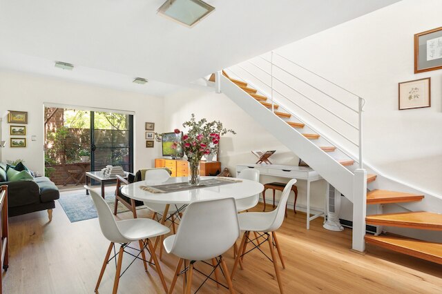 スペーシャス 2ベッド タウンハウス ウィズ ア ラッシュ コートヤード