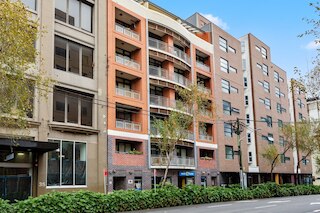 シック インナーシティ 1ベッドルーム ウィズ バルコニー