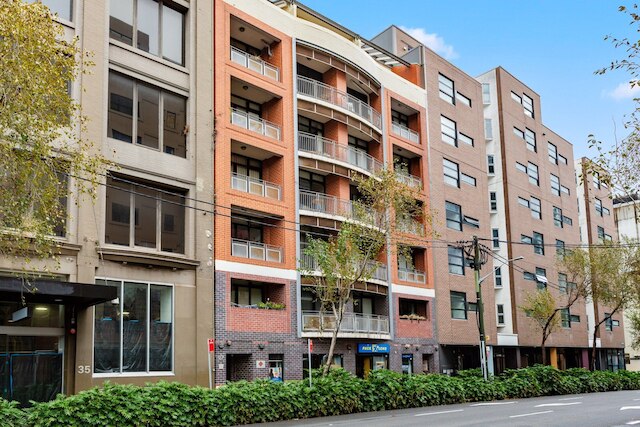 シック インナーシティ 1ベッドルーム ウィズ バルコニー