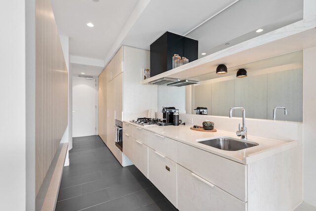 シック シティ エスケープ ウィズ プール, ジム & パーキング