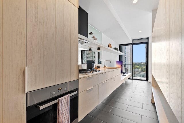 シック シティ エスケープ ウィズ プール, ジム & パーキング