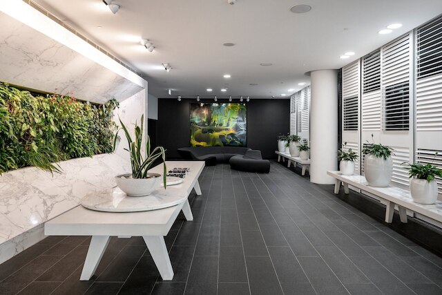 シック シティ エスケープ ウィズ プール, ジム & パーキング