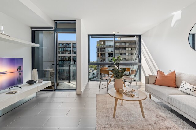 シック シティ エスケープ ウィズ プール, ジム & パーキング