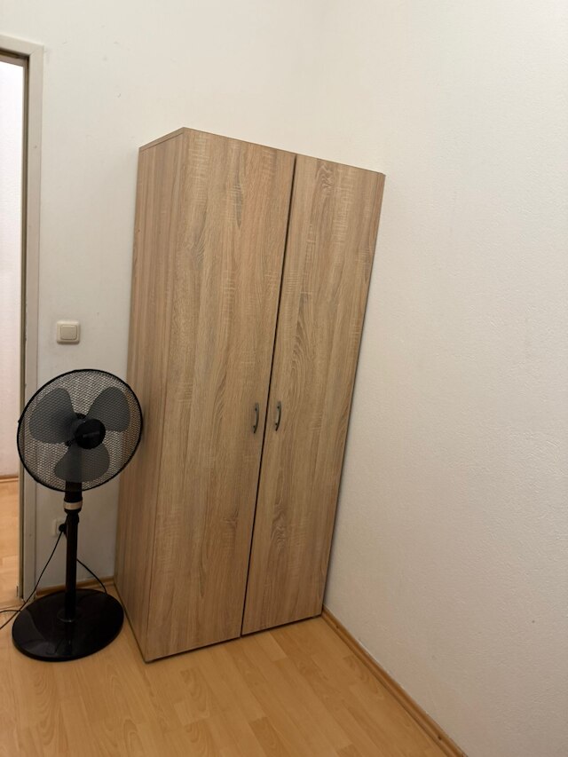 2BR Plus LR Apartment Sleeps 6 Central