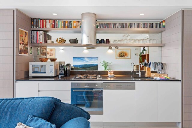 エクレクティック 1ベッド アパートメント ウィズ プール アンド ジム