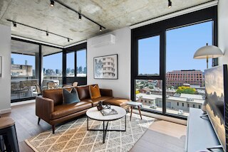 エグゼクティブ 2ベッド アパートメント ウィズ ビューズ, ジム アンド スパ