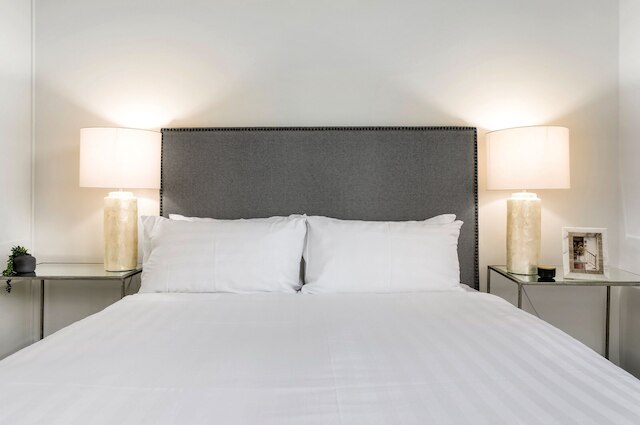 モダン 2ベッド アイバンホー ユニット ウィズ パーキング