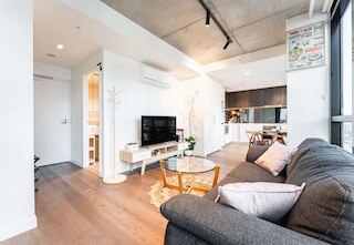 スタイリッシュ サウスバンク 1ベッドルーム ウィズ プール アンド ジム