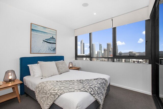 サーファーズパラダイス 1ベッド ウィズ スタニングビューズ & プール