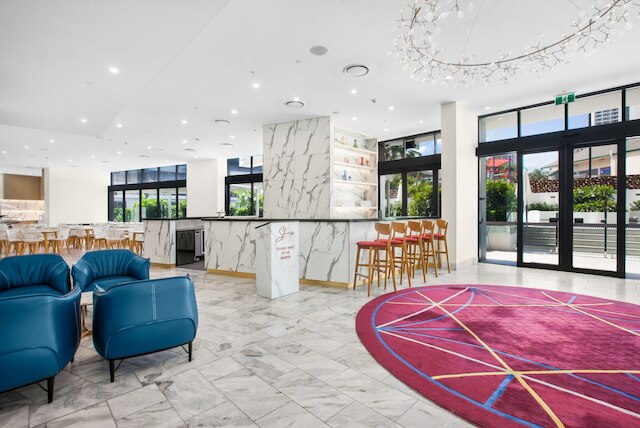 サーファーズパラダイス 1ベッド ウィズ スタニングビューズ & プール