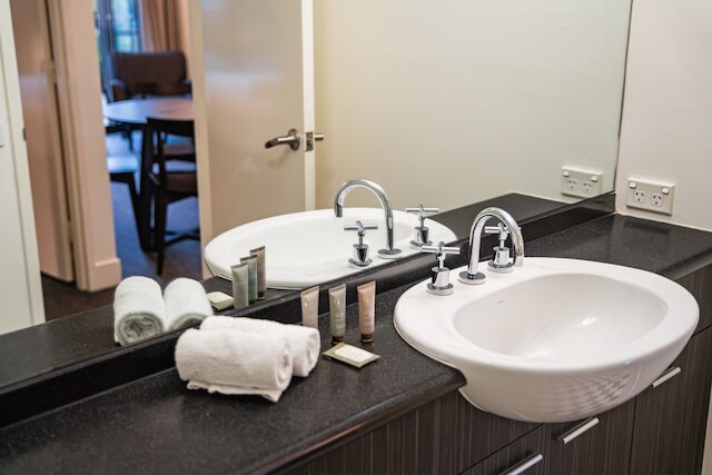 シック 1 ベッド イン イーストメルボルン ウィズ ジム & プール