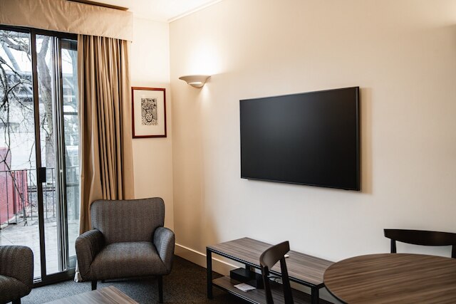 シック 1 ベッド イン イーストメルボルン ウィズ ジム & プール