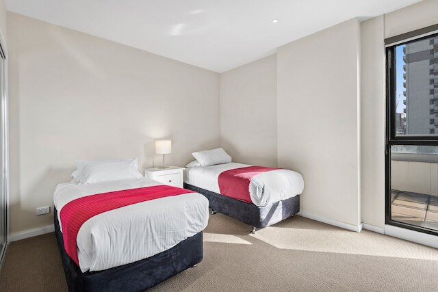 シック インナーシティ コンビニエンス ウィズ セキュア パーキング