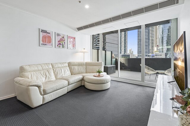 スタイリッシュ サウスバンク ステイ ウィズ ビューズ, プール & ジム