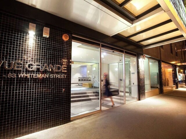 スタイリッシュ サウスバンク ステイ ウィズ ビューズ, プール & ジム