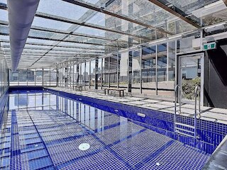 スタイリッシュ サウスバンク ステイ ウィズ ビューズ, プール & ジム