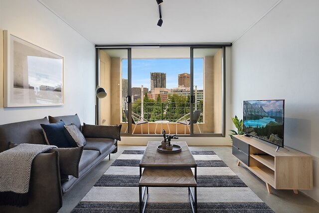 セントラル 1ベッドルーム アパートメント ウィズ シティビューズ