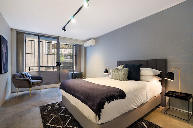 セントラル 1ベッドルーム アパートメント ウィズ シティビューズ