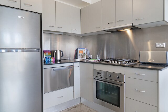 セントラル 1ベッドルーム アパートメント ウィズ シティビューズ